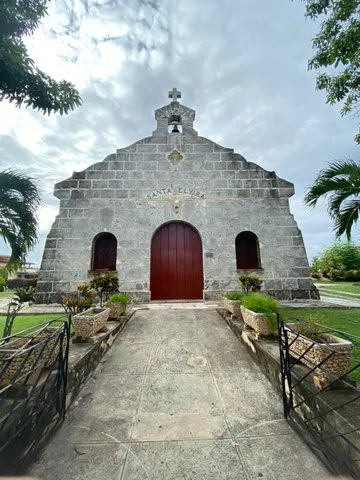 Église Santa Elvira au centre-ville de Varadero, visite culturelle et lieu religieux