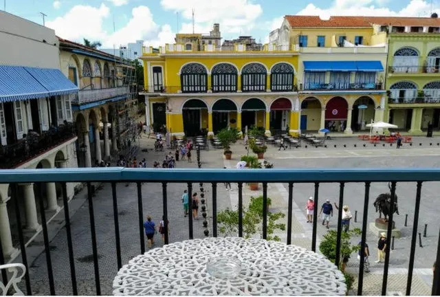 Casa particular à Cuba confrontée aux coupures d’électricité, au manque d’eau et aux pénuries