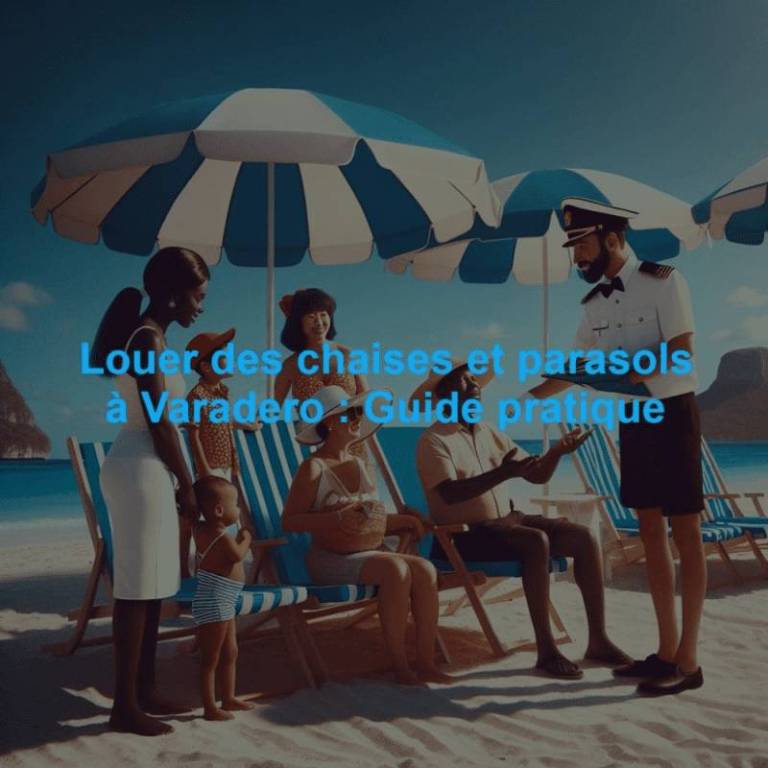Chaises, parasols et palapas sur une plage de Varadero