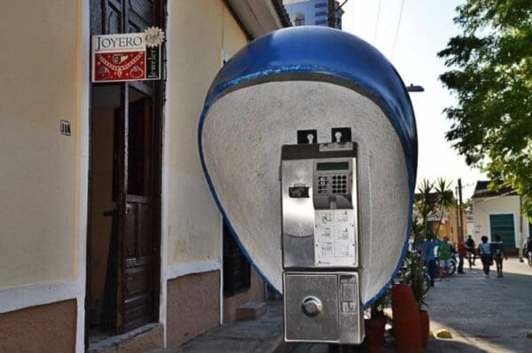 Phone used to call Cuba with country code +53 from Canada