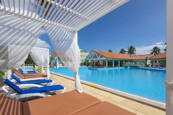 Piscine de l’Aparthotel Mar del Sur à Varadero