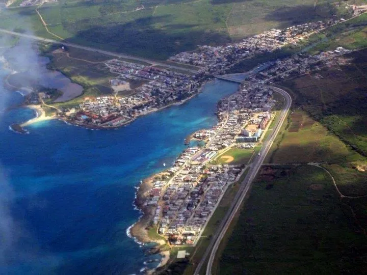 Vue du village côtier de Boca de Camarioca près de Varadero